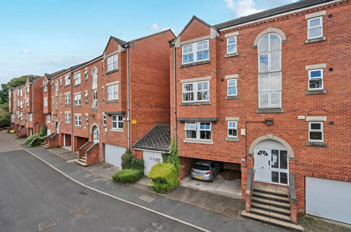 2 Bedroom Flat For Sale In The Cricketers, Kirkstall Lane, Kirkstall, Leeds, LS5