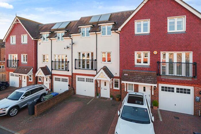 5 Bedroom Town House For Sale In Chesham, Buckinghamshire, HP5