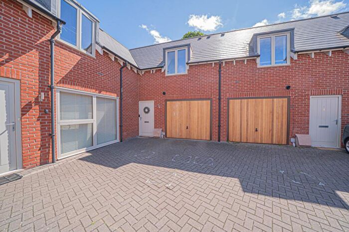 3 Bedroom Terraced House For Sale In Park Mews, Solihull, B91