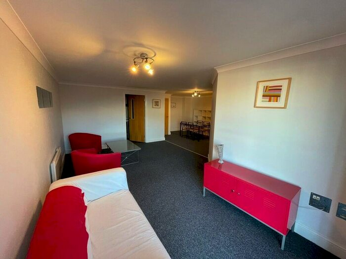 2 Bedroom Apartment To Rent In The Qube, Jewellery Quarter, B1