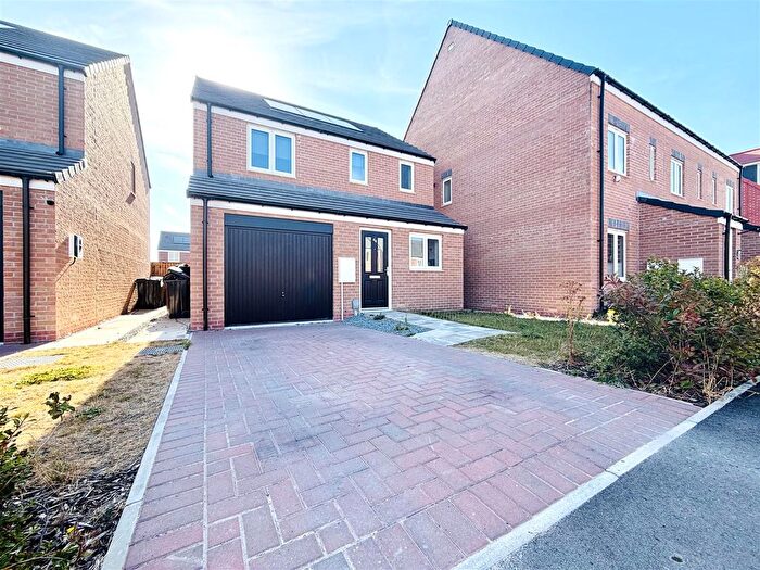 3 Bedroom Detached House To Rent In Bracken Way, Staynor Hall, Selby, YO8