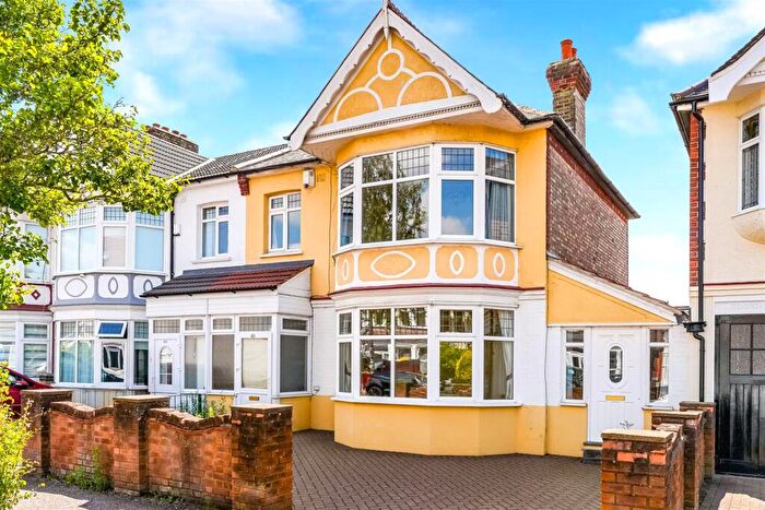 3 Bedroom End Of Terrace House For Sale In Higham Station Avenue, London, E4