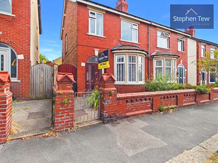 3 Bedroom Semi Detached House For Sale In Laurel Avenue, Blackpool, FY1