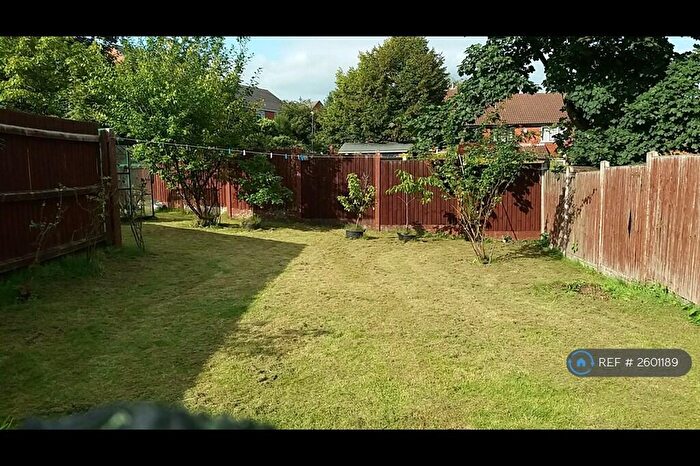 2 Bedroom End Of Terrace House To Rent In Spring Grove Gardens, Birmingham, B18