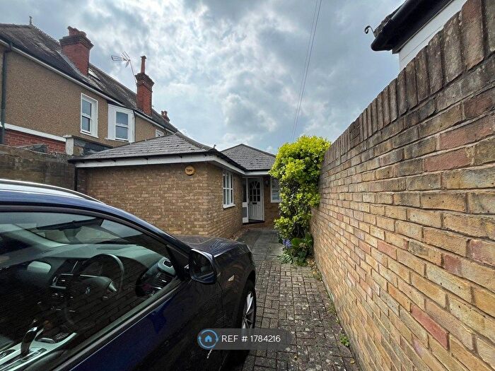 2 Bedroom Bungalow To Rent In Grove Lane, Kingston Upon Thames, KT1