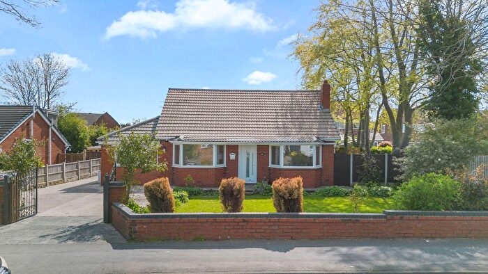 3 Bedroom Detached Bungalow For Sale In Slag Lane, Lowton, WA3