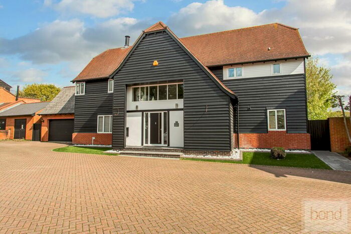 5 Bedroom Detached House For Sale In Sandon Brook Place, Sandon, Chelmsford, CM2