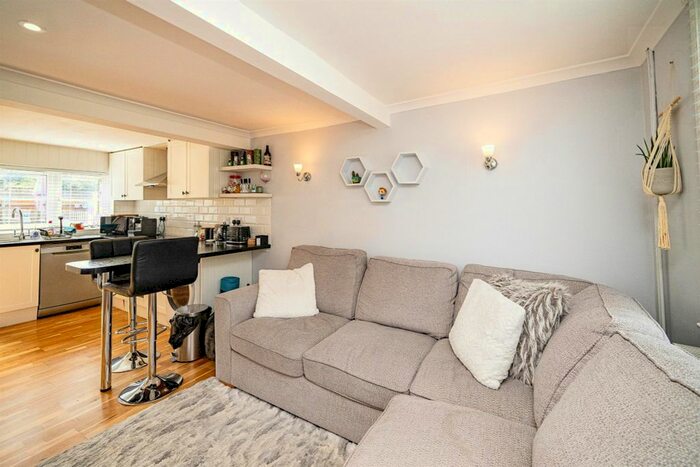 2 Bedroom Cottage For Sale In The Common, Stokenchurch, High Wycombe, HP14