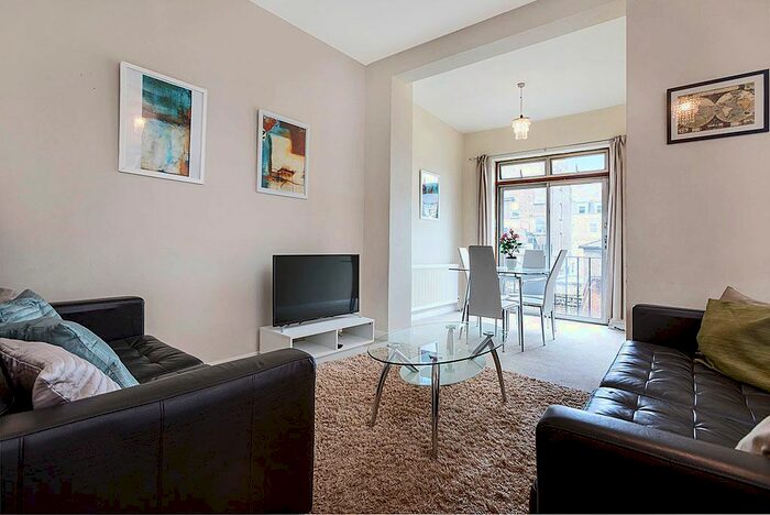2 Bedroom Flat For Sale In Monmouth Road, London, W2