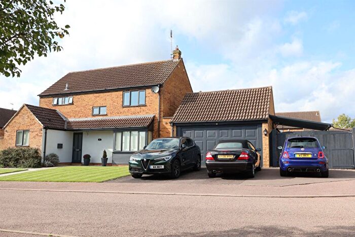 6 Bedroom Detached House For Sale In Brittons Close, Sharnbrook, Bedford, MK44