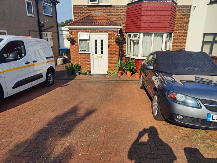 4 Bedroom Semi Detached House To Rent In Fernwood Avenue, Wembley, HA0