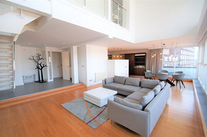 3 Bedroom Flat To Rent In St. Marys Parsonage, Manchester, M3