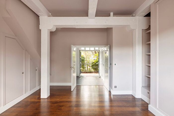 2 Bedroom Property For Sale In Independent Place, Hackney, E8