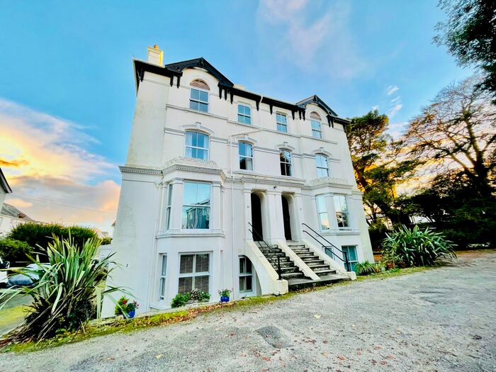 2 Bedroom Flat To Rent In Melvill Road, Falmouth TR11