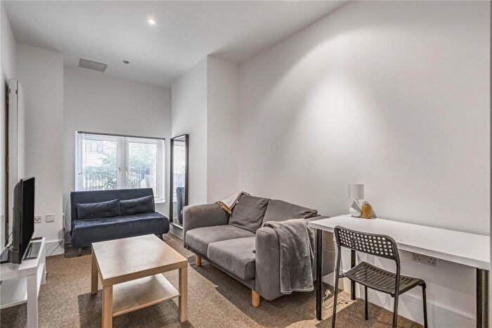 1 Bedroom Apartment To Rent In Henriques Street, Whitechapel, London, E1