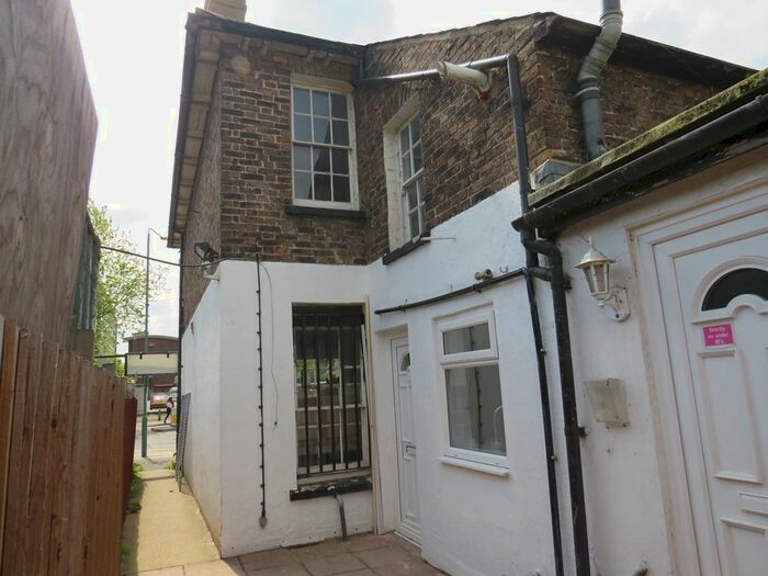 1 Bedroom Flat To Rent In Nightingale Road, Carshalton, SM5