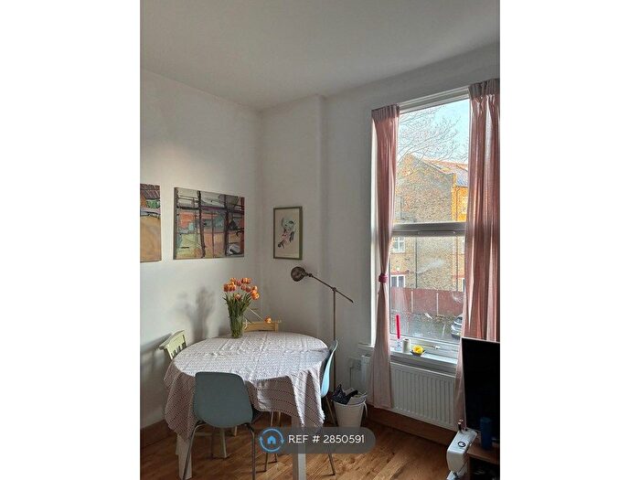 2 Bedroom Flat To Rent In Finsbury Park, London, N4