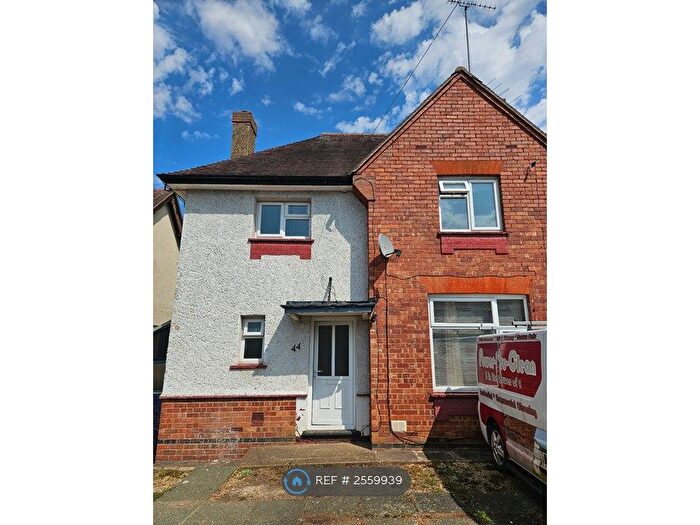 3 Bedroom Semi-Detached House To Rent In Kenmuir Avenue, Northampton, NN2
