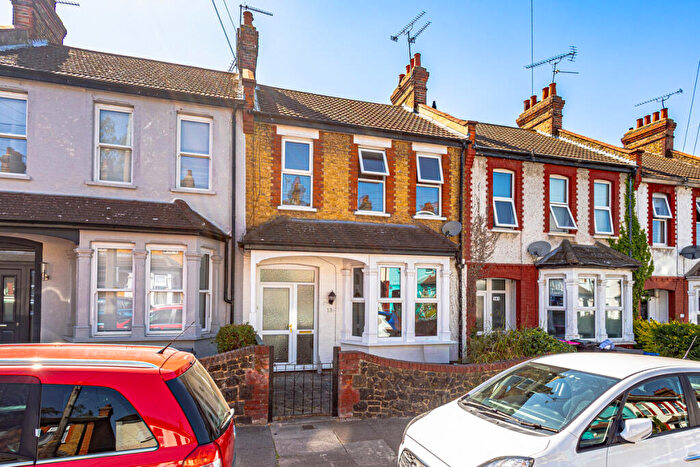 3 Bedroom Terraced House For Sale In Glenwood Avenue, Westcliff-on-Sea, SS0