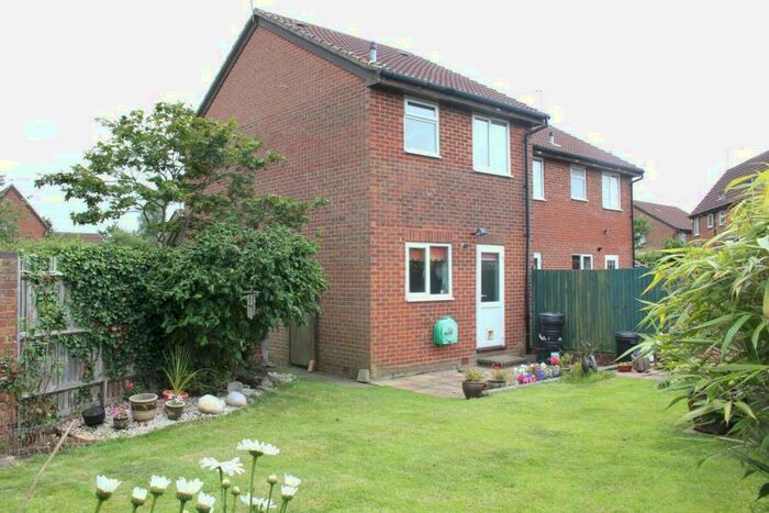 2 Bedroom End Of Terrace House To Rent In Goldsworth Park, GU21