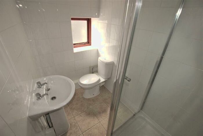 2 Bedroom Flat To Rent In Blackburn Road Darwen, BB3