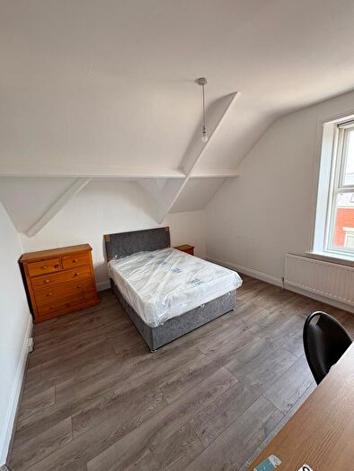 4 Bedroom Maisonette To Rent In Westgate Road, Newcastle Upon Tyne, NE4