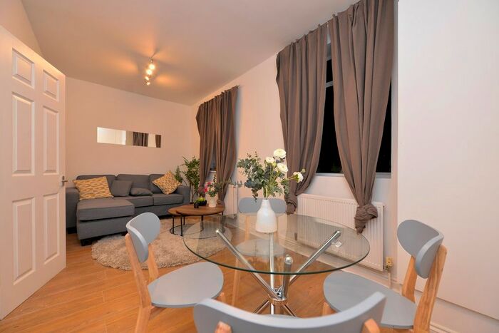 1 Bedroom Flat To Rent In Holloway Road, London, N19