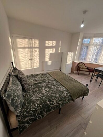 7 Bedroom Terraced House To Rent In Cairnfield Avenue, London, NW2