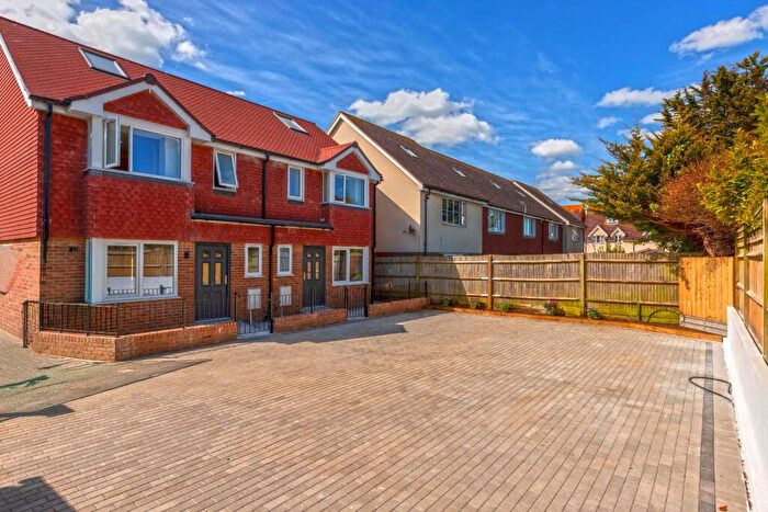 3 Bedroom Semi-Detached House For Sale In Upper Shoreham Road, Shoreham By Sea, BN43