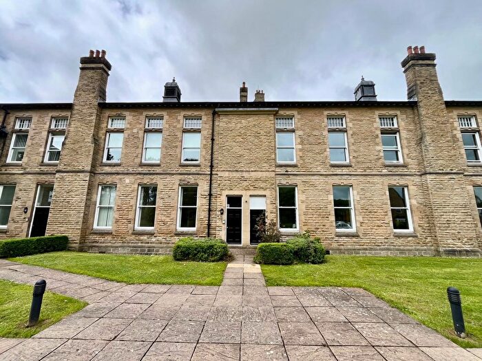 2 Bedroom Flat To Rent In Jackson Walk, Menston, Ilkley, LS29