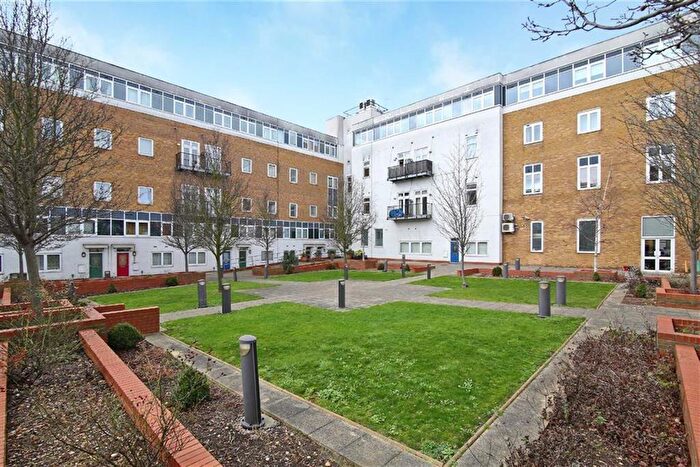 3 Bedroom Flat To Rent In Onyx Mews, Stratford, Bromley By Bow, Stratford, Canning Town, London, E15