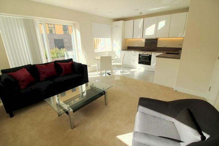 2 Bedroom Flat To Rent In Harlequin House, Reading, RG2