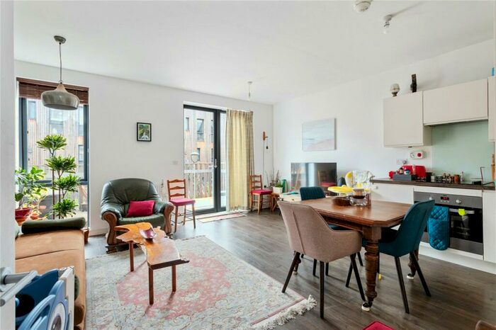 2 Bedroom Apartment To Rent In Tryon Crescent, London, E9