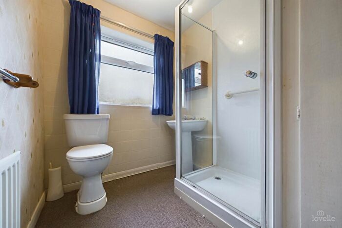2 Bedroom Detached Bungalow For Sale In Barton Lane, Barrow-upon-Humber, North Lincolnshire, DN19