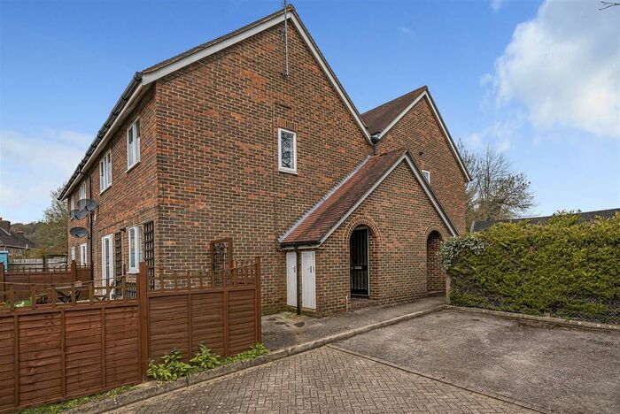1 Bedroom Flat To Rent In The Meads, Haslemere, GU27