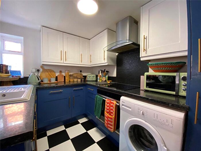 2 Bedroom Terraced House To Rent In Stanshawe Road, Reading, Berkshire, RG1