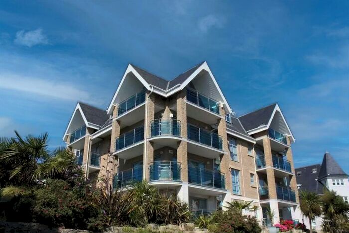 2 Bedroom Apartment For Sale In Alumhurst Road, Alum Chine, BH4