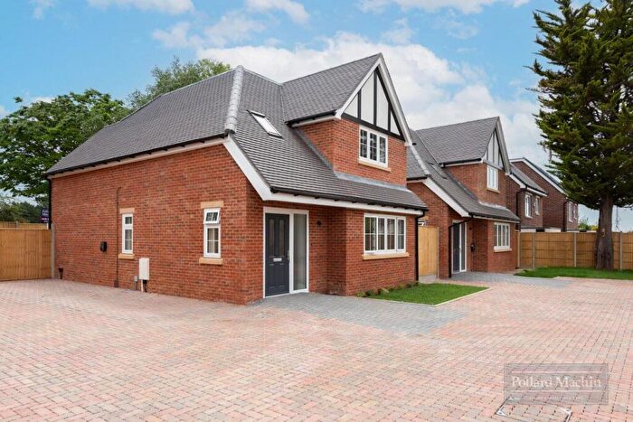 3 Bedroom Detached House For Sale In Rectory Park, Sanderstead, CR2