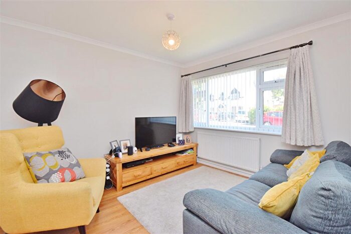 3 Bedroom Semi-Detached House To Rent In Station Close, Hampton, TW12