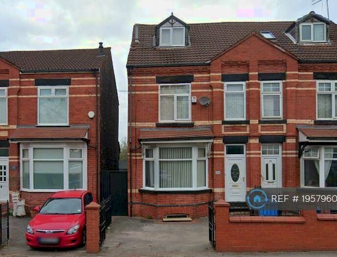 4 Bedroom Semi-Detached House To Rent In Great Cheetham Street West, Salford, M7