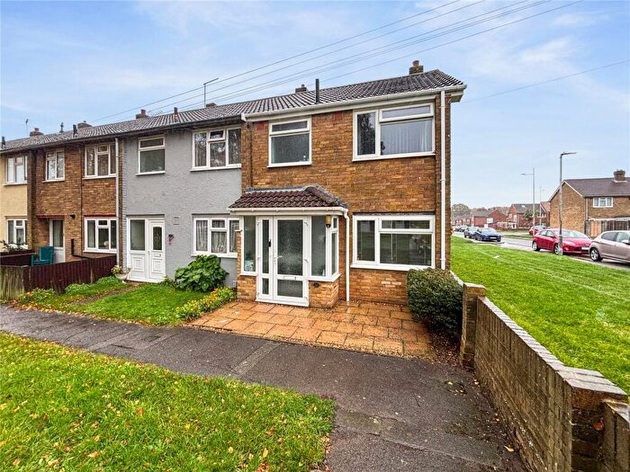 2 Bedroom End Of Terrace House For Sale In Gentian Close, Chatham, Kent, ME5