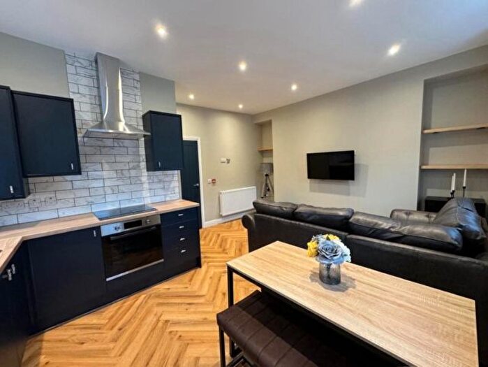 3 Bedroom Flat To Rent In Flat, Westbury Street Swansea, SA1