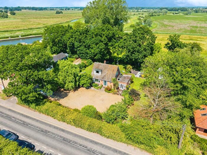 3 Bedroom Bungalow For Sale In Ludham Bridge, Ludham, Great Yarmouth, Norfolk, NR29