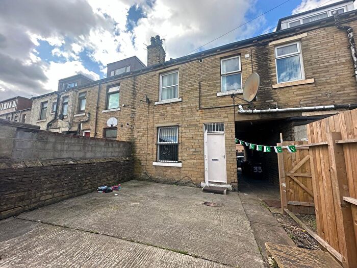 2 Bedroom Terraced House To Rent In Gaythorne Road, Bradford, West Yorkshire, BD5