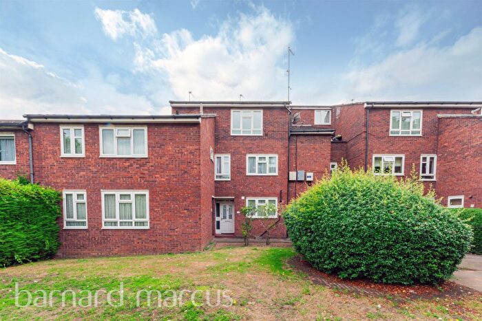 3 Bedroom Maisonette For Sale In Newnes Path, London, SW15