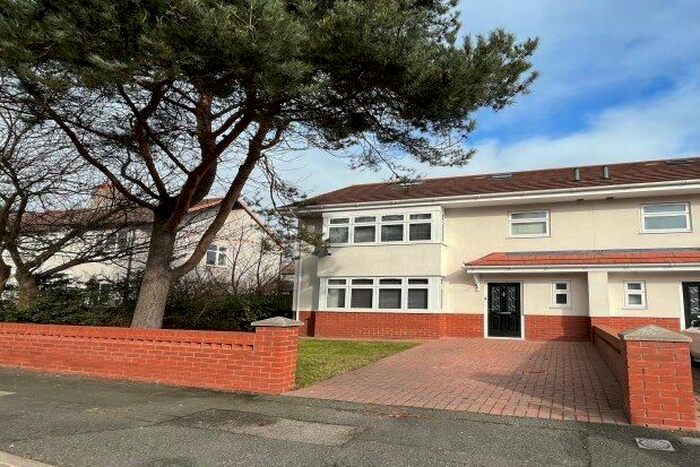 4 Bedroom Semi-Detached House To Rent In Ennismore Road, Liverpool, L23