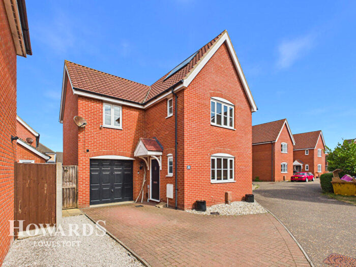 3 Bedroom Detached House For Sale In Buttermere Way, Lowestoft, NR33