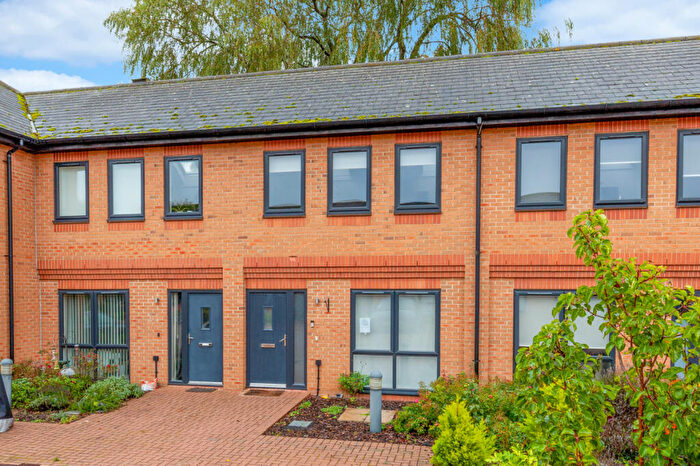 1 Bedroom Terraced House For Sale In Lakesmere Close, Kidlington, Oxfordshire, OX5