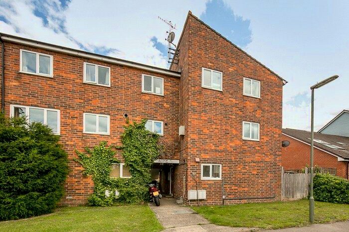3 Bedroom Maisonette To Rent In The Drive, Horley, Surrey, RH6