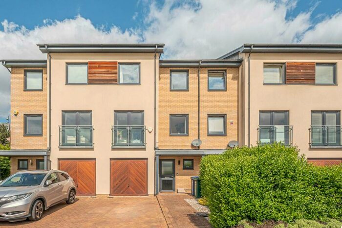 4 Bedroom Terraced House To Rent In Morphou Road, Mill Hill, London, NW7